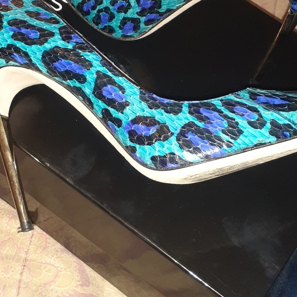 Size 38 Sebastian Milano stilettos